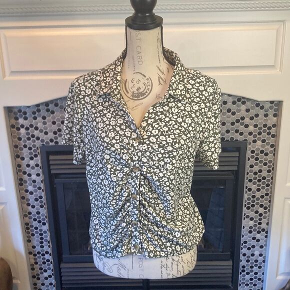 No Boundaries button down flower graphic shirt, juniors size 19, guc - Picture 1 of 8
